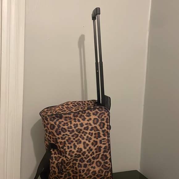 STEVE MADDEN LUGGAGE SUITCASE WHEELED DUFFLE BAG - Picture 3 of 5